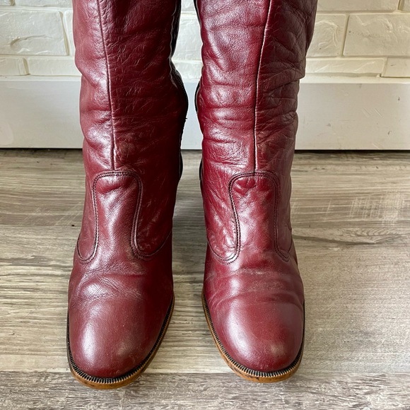 Vintage 1970s Cherry Cola Red Knee High Leather Heeled Boots - Picture 4 of 13